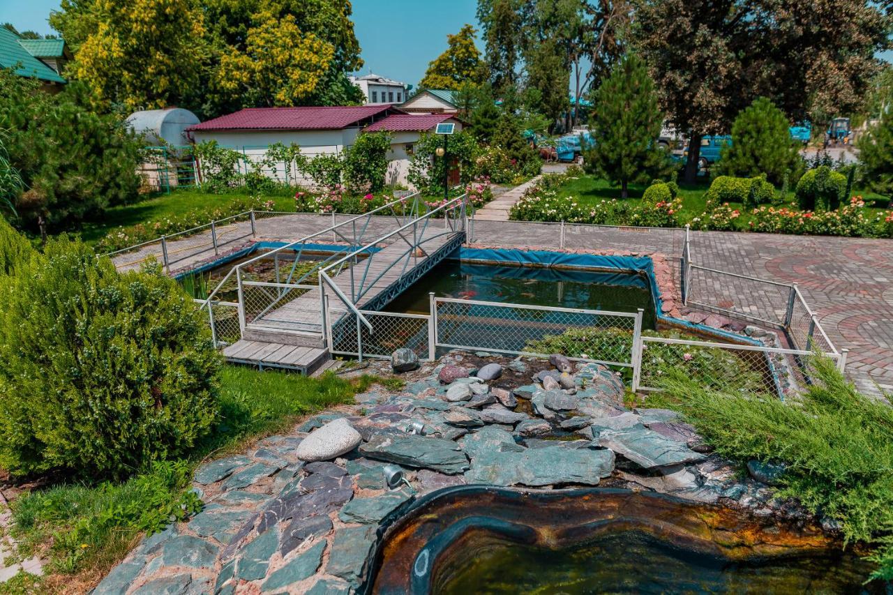 Gоlden Dragon Villa Hotel Bishkek Exterior photo
